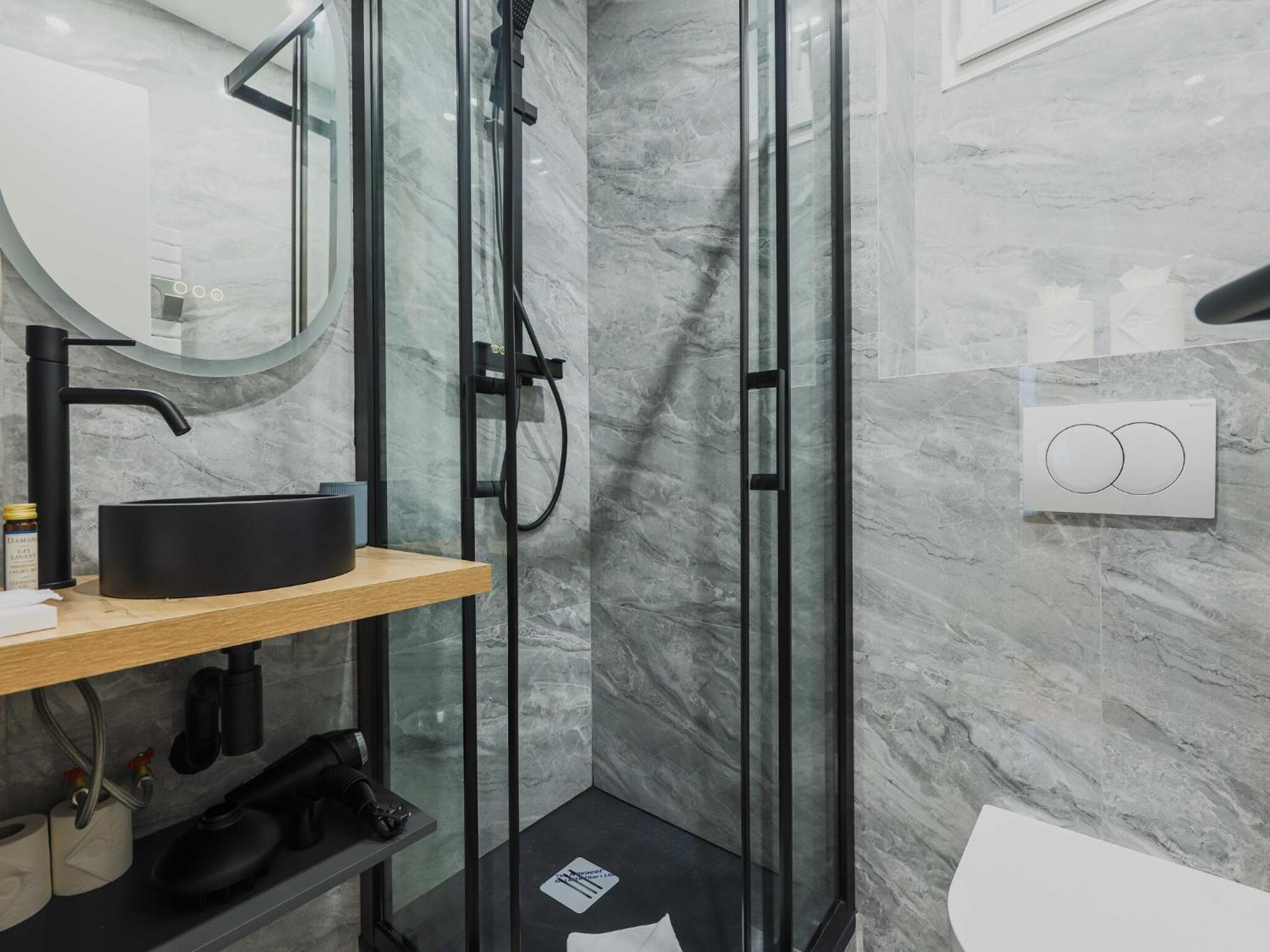 Appartamento Modern - 4p- Sacre-c Ur , Cleaning Included